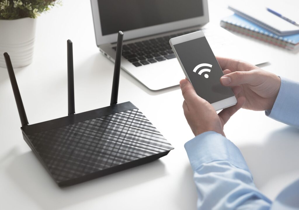 三重県 四日市市 電気通信工事業 交通信号工事 ネットワーク設備工事 インターネット回線 Wi-Fi無線LAN LAN工事 電気工事 交通信号工事 防犯カメラ設置工事 NTT取次業務 ネットワーク構築