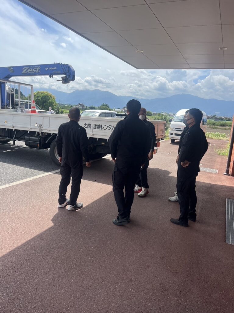 三重県 聖十字四日市 老人福祉施設 車椅子寄与 電気通信工事業 交通信号工事 ネットワーク設備工事 インターネット回線 Wi-Fi無線LAN LAN工事 電気工事 交通信号工事 防犯カメラ設置工事 NTT取次業務 ネットワーク構築